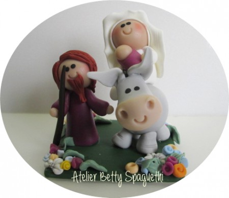 Sagrada Familia em biscuit com burrito 8cm